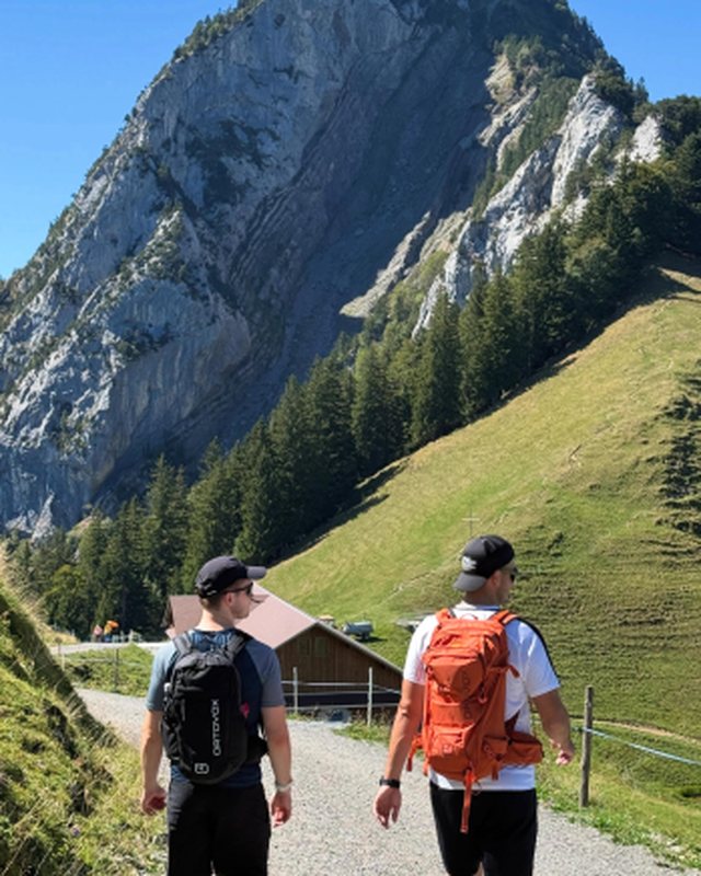 Wandern mit Freunden